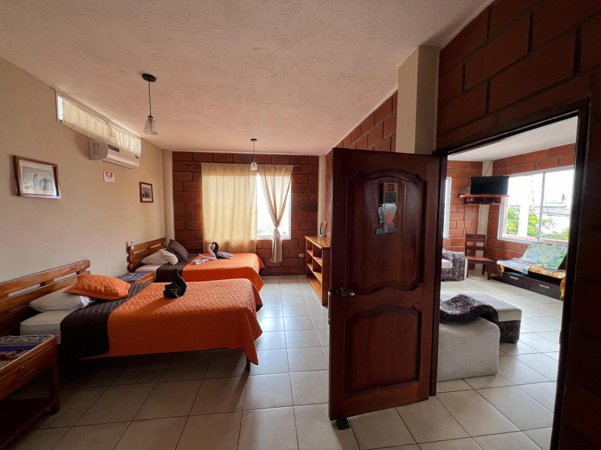 Hostal Cattleya Puerto Baquerizo Moreno Esterno foto