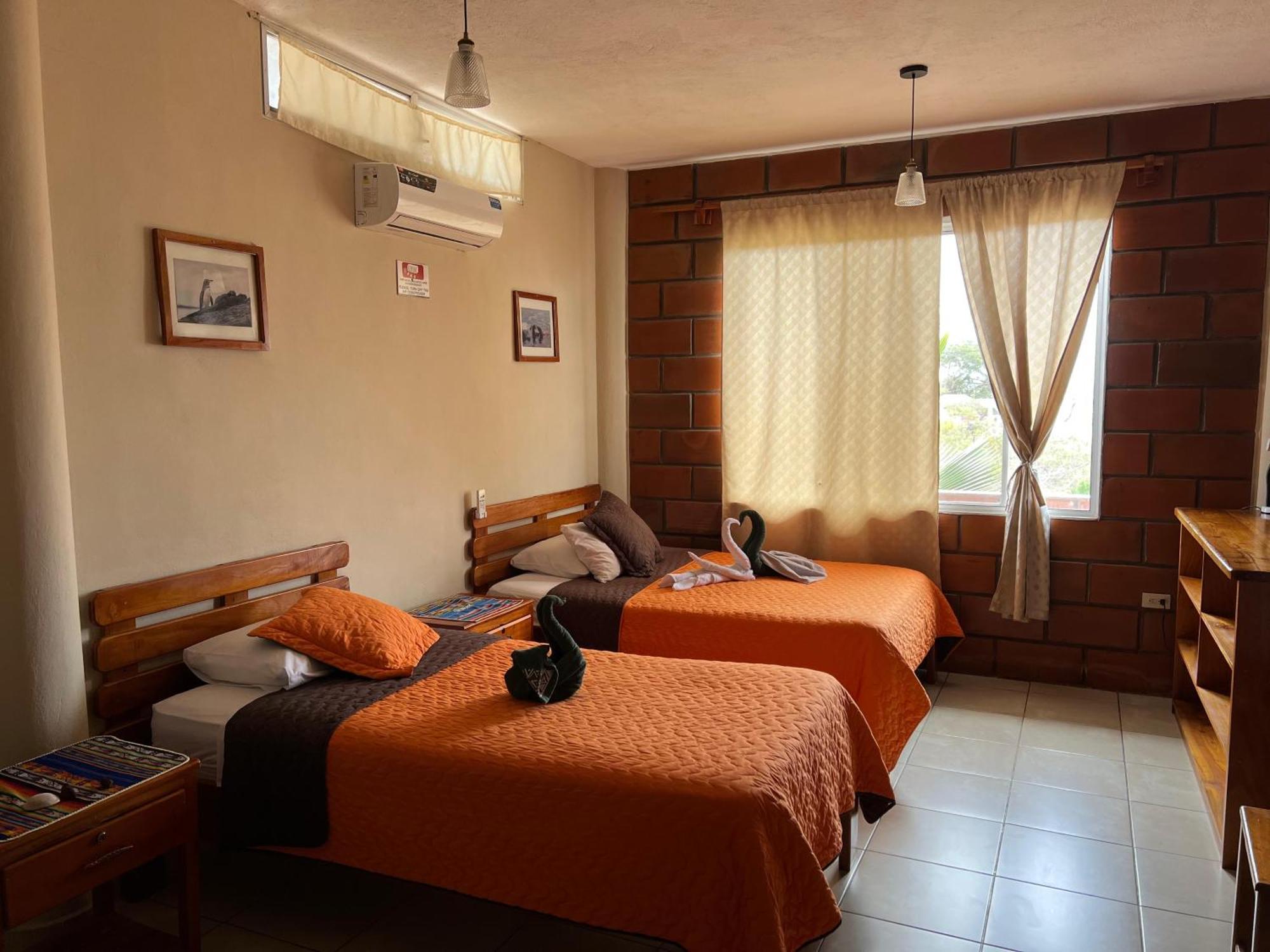 Hostal Cattleya Puerto Baquerizo Moreno Esterno foto