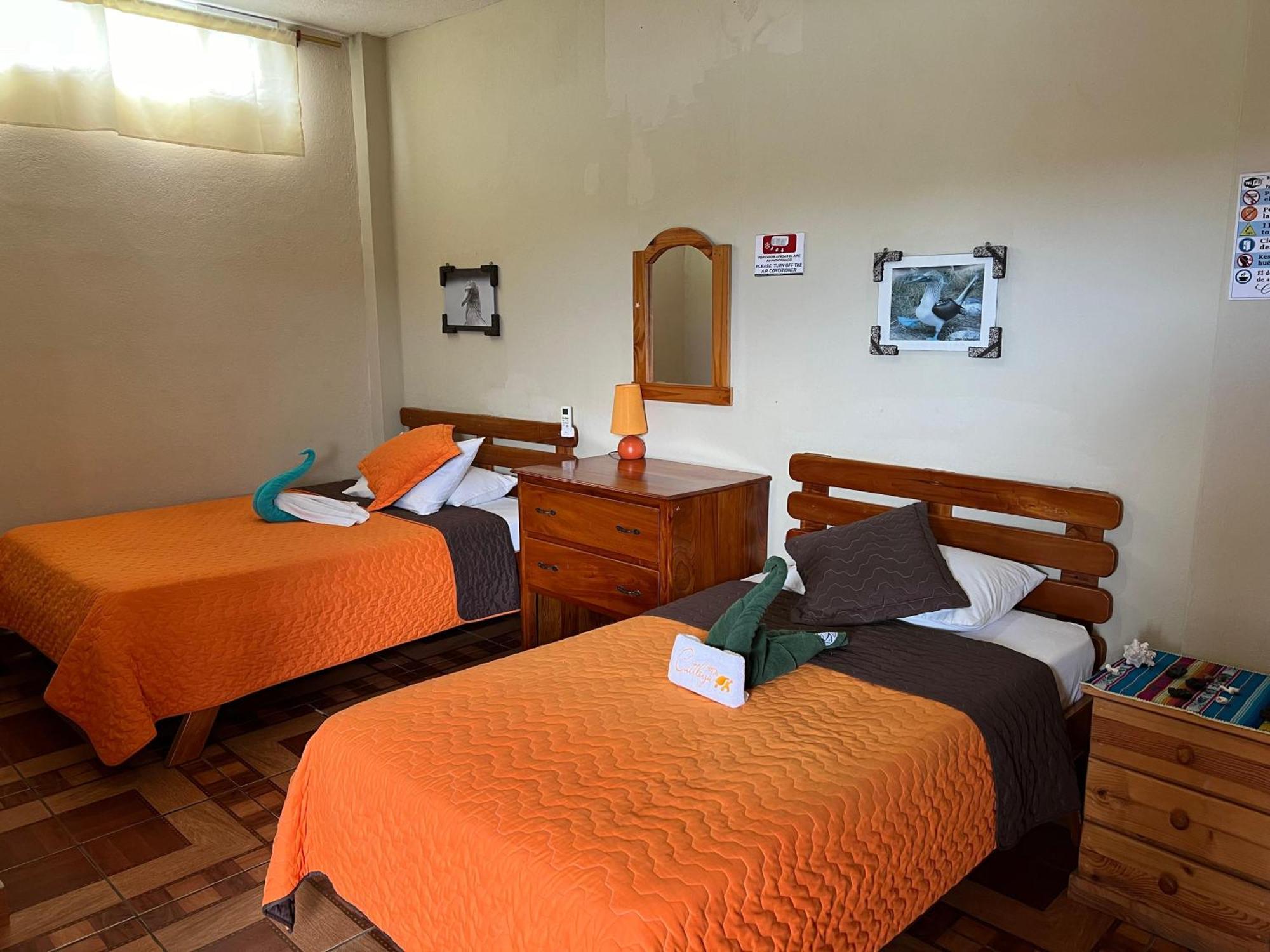 Hostal Cattleya Puerto Baquerizo Moreno Esterno foto