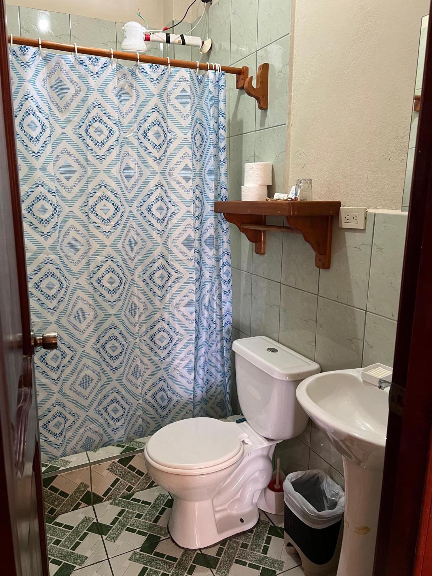 Hostal Cattleya Puerto Baquerizo Moreno Esterno foto